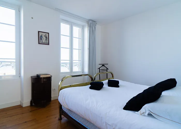 Bellevue 10 Personnes * アロマンシュ・レ・バン